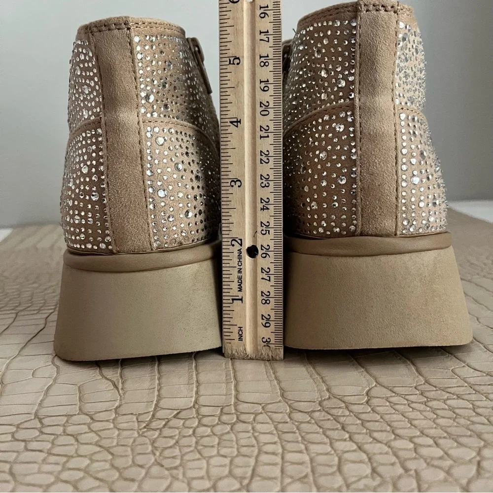 Wild Fable Beige Missy Platform Rhinestone Memory Foam Insole Fall Winter Boots
